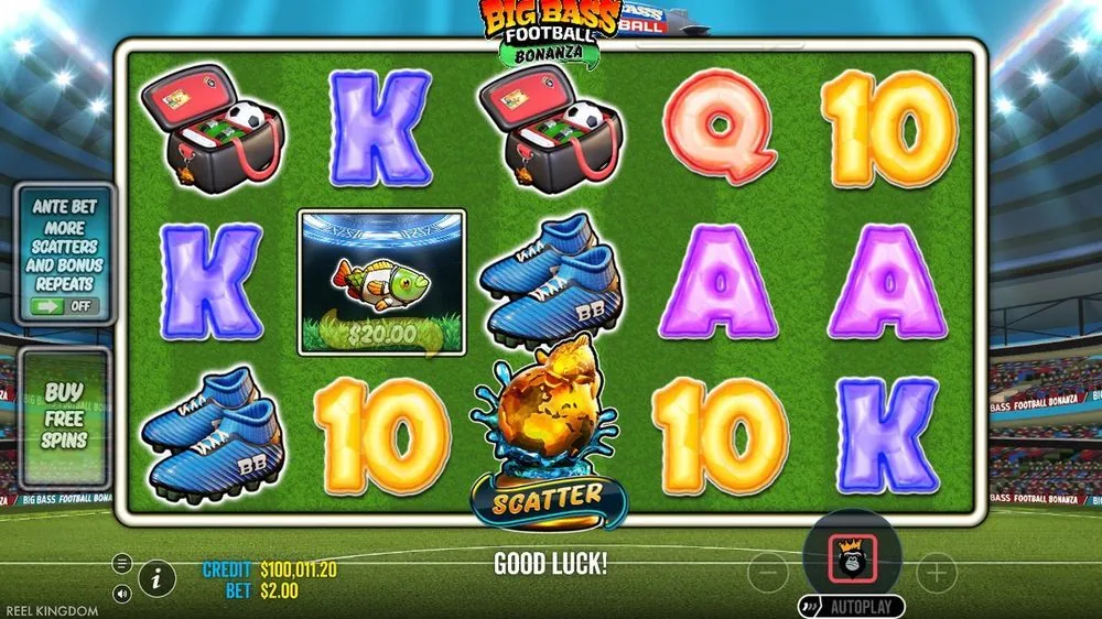 Het basisspel op het groene veld: rechtsonder ligt een geldvis met $ 20,00 en de gouden SCATTER staat op de rol. In het basisspel doen die geldbedragen nog niks — ze wachten op de free spins en een collector die ze ophaalt.