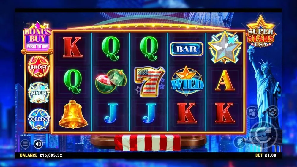 Het basisscherm met de BONUS BUY-kolom links (BOOST, MULTI, COLLECT) en midden op de rollen een WILD (ster met vlagmotief) naast een vlag-7 en een BAR. Rechts het Vrijheidsbeeld — het thema wordt er dik bovenop gelegd. Inzet £1,00.